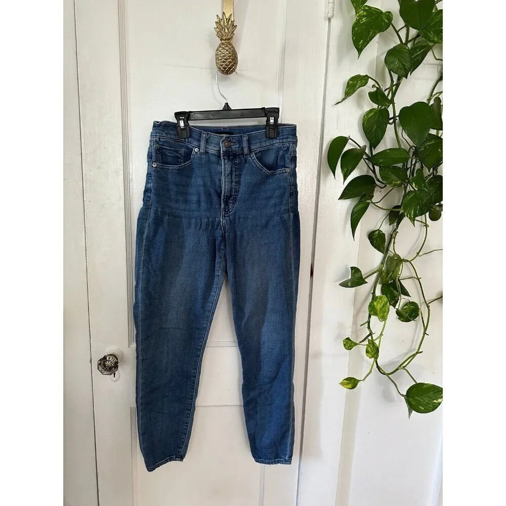 Express Women’s size 6R blue jeans
